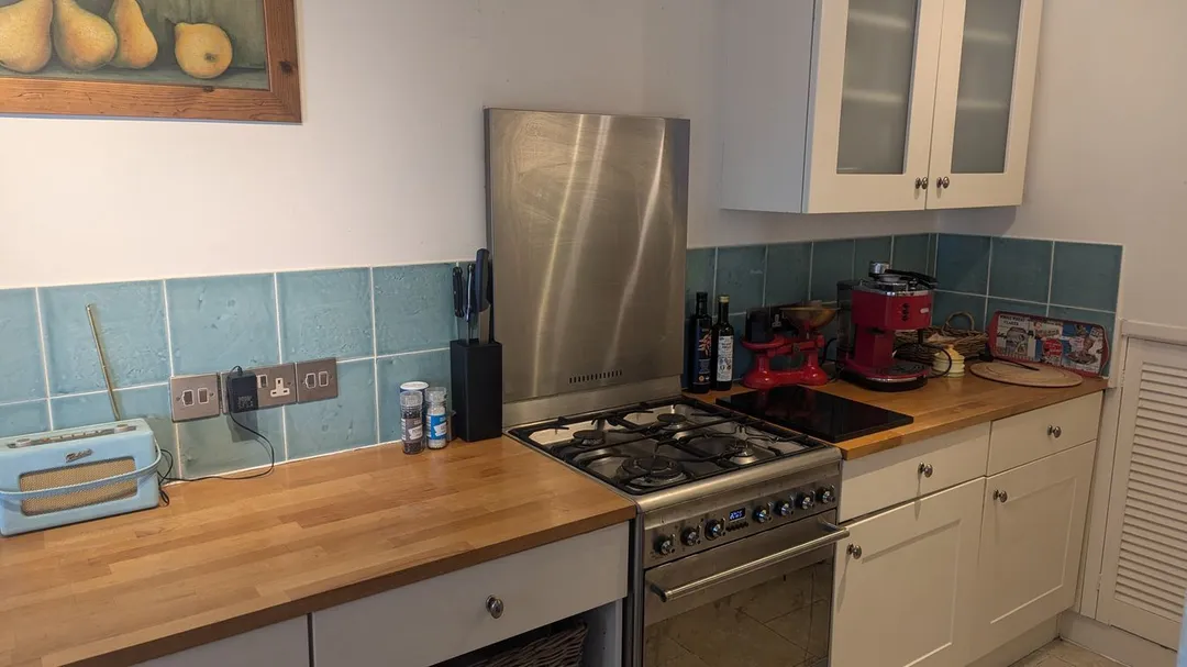 https://mr0.homeflow-assets.co.uk/files/photo/image/47696/1177/_x_/44214947.jpg