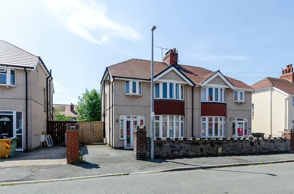 Min Y Don Avenue, Old Colwyn, Colwyn Bay, Conwy, LL29