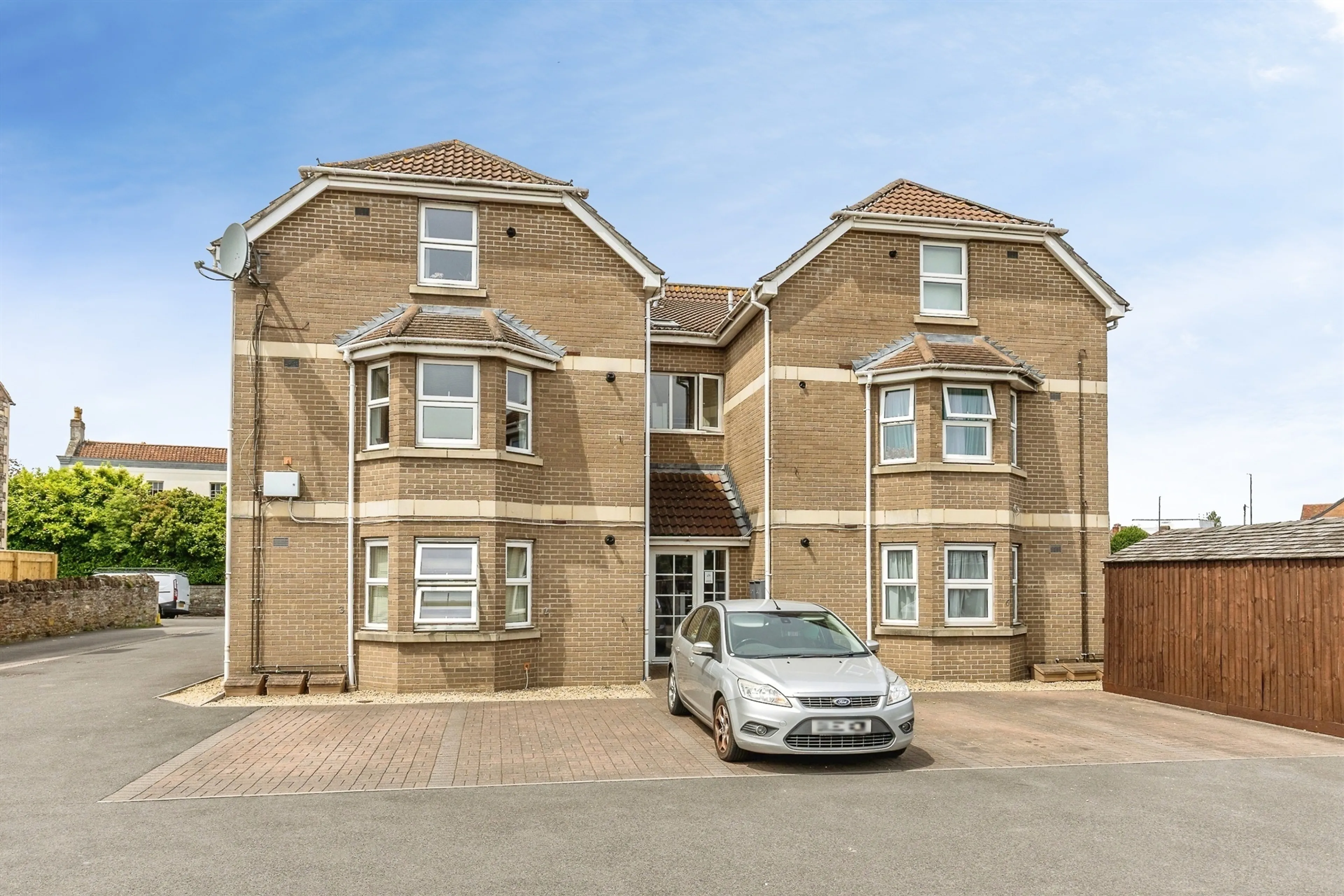 Property photo 0