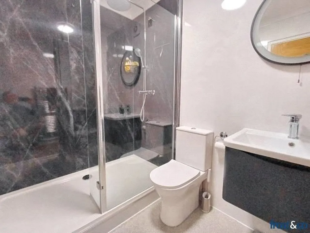 Property carousel item 13