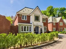 Trinity Circle, High Wycombe, HP11 photo 1