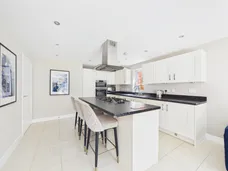 Trinity Circle, High Wycombe, HP11 photo 8