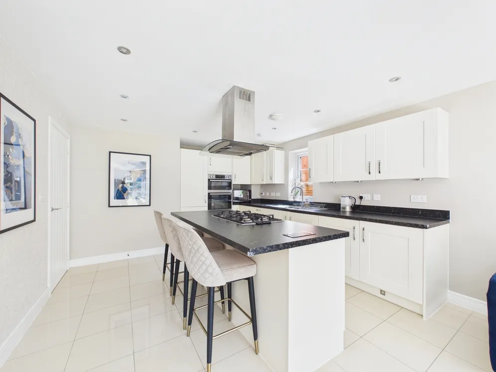Trinity Circle, High Wycombe, HP11 photo 8
