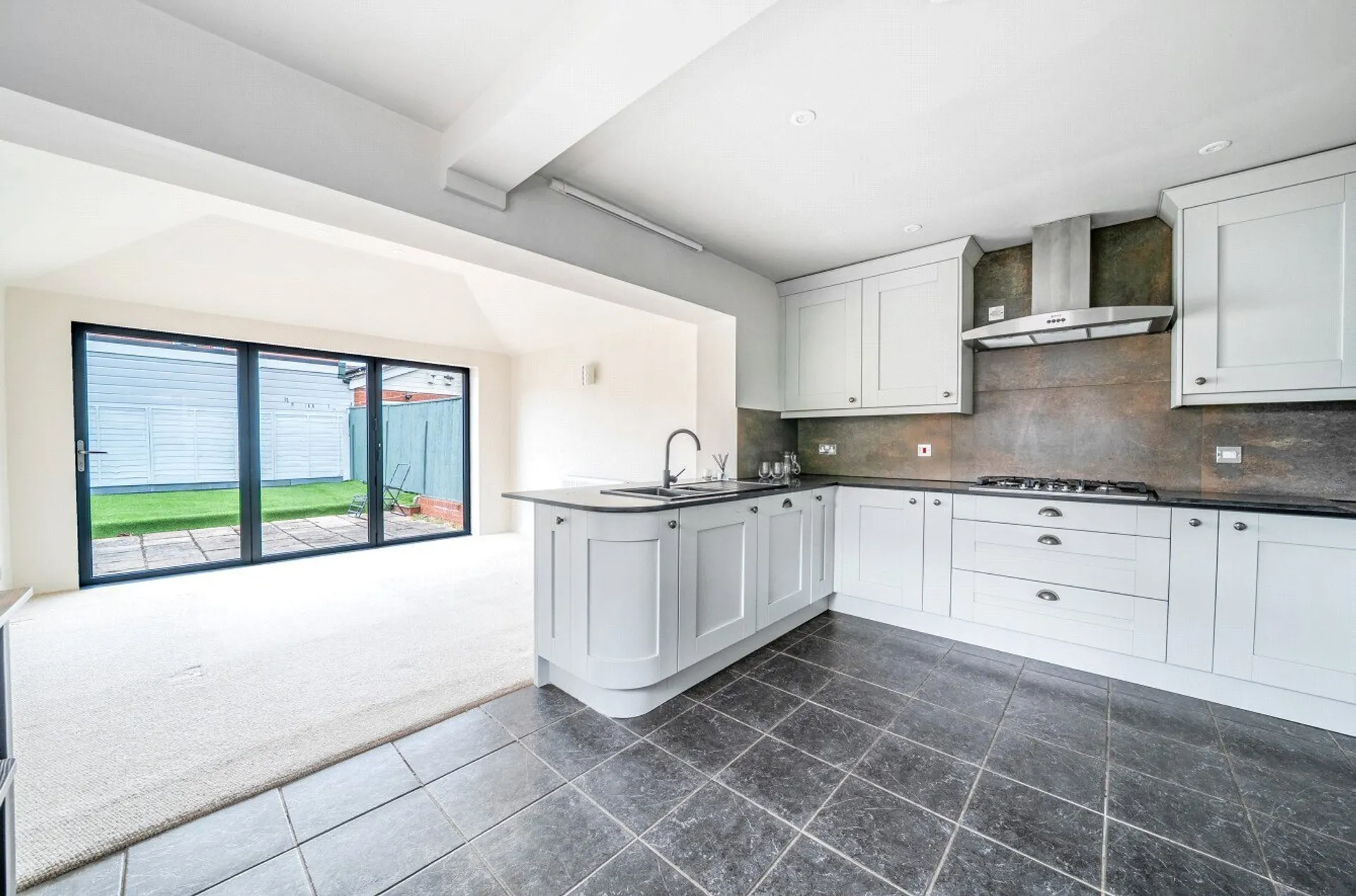 Property photo top 1