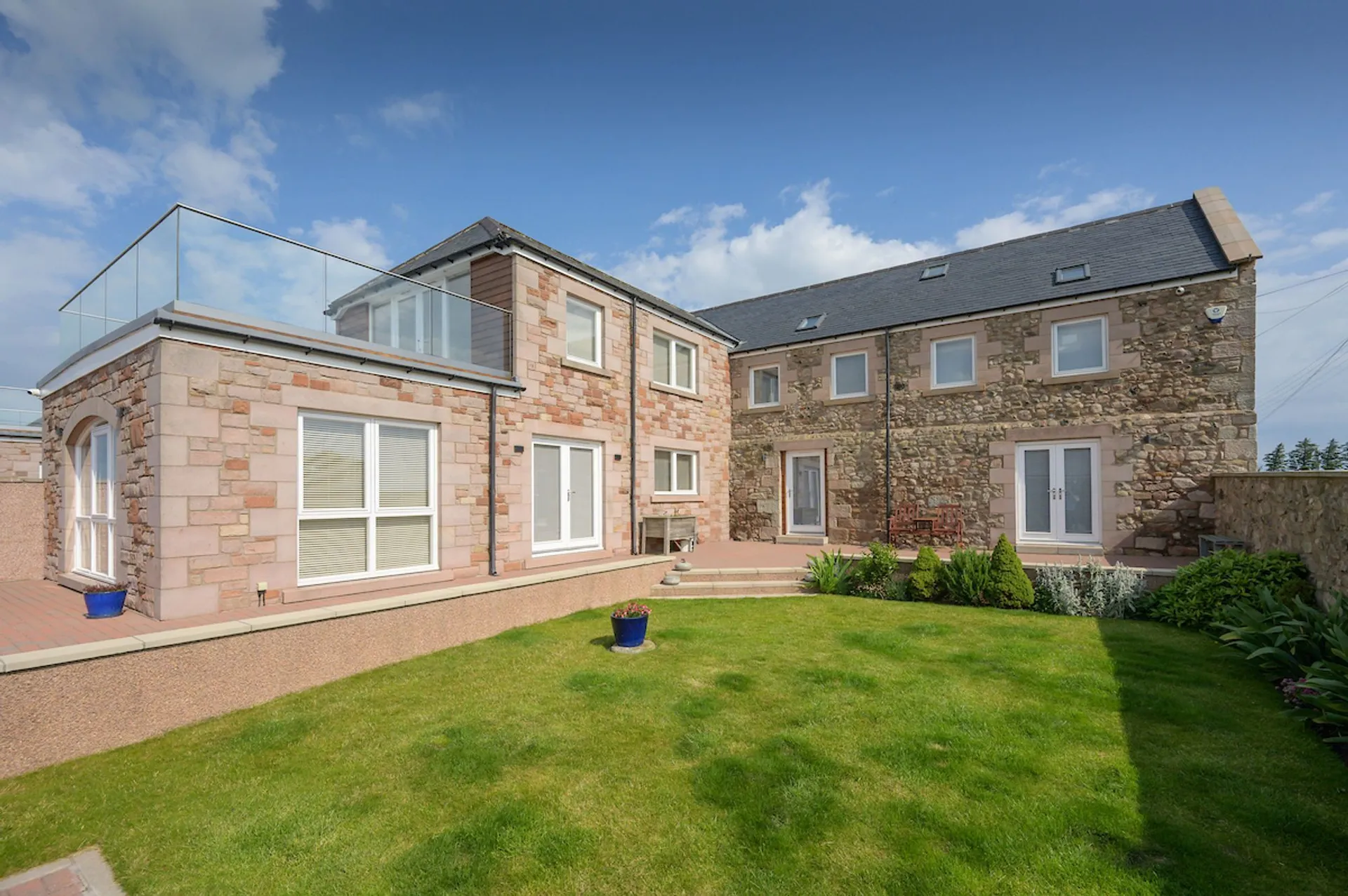 Property photo top 0