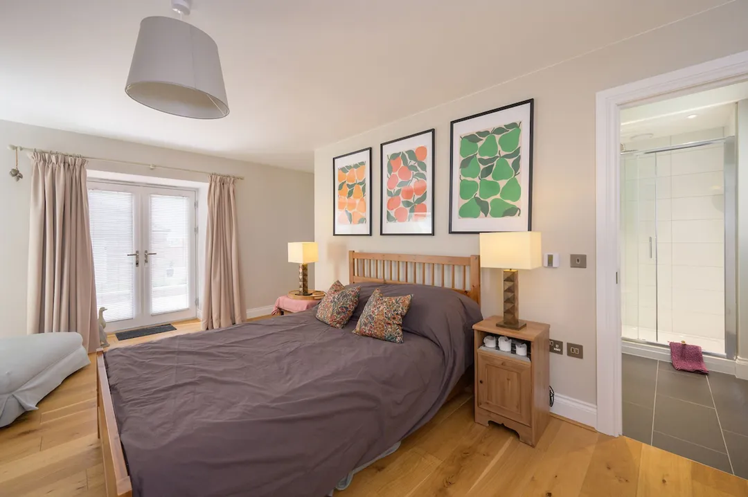https://mr0.homeflow-assets.co.uk/files/photo/image/47697/6065/_x_/KingEdwardView1-66.jpg