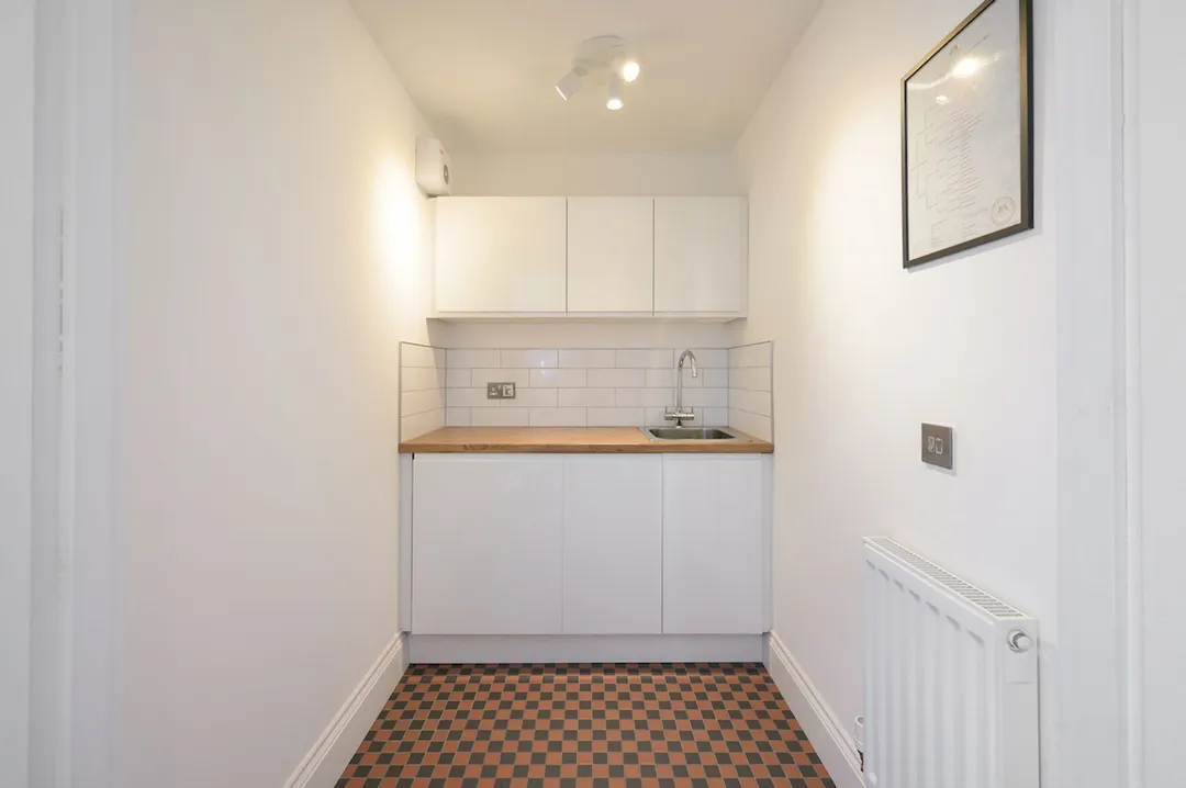 https://mr0.homeflow-assets.co.uk/files/photo/image/47697/6070/_x_/KingEdwardView1-58.jpg