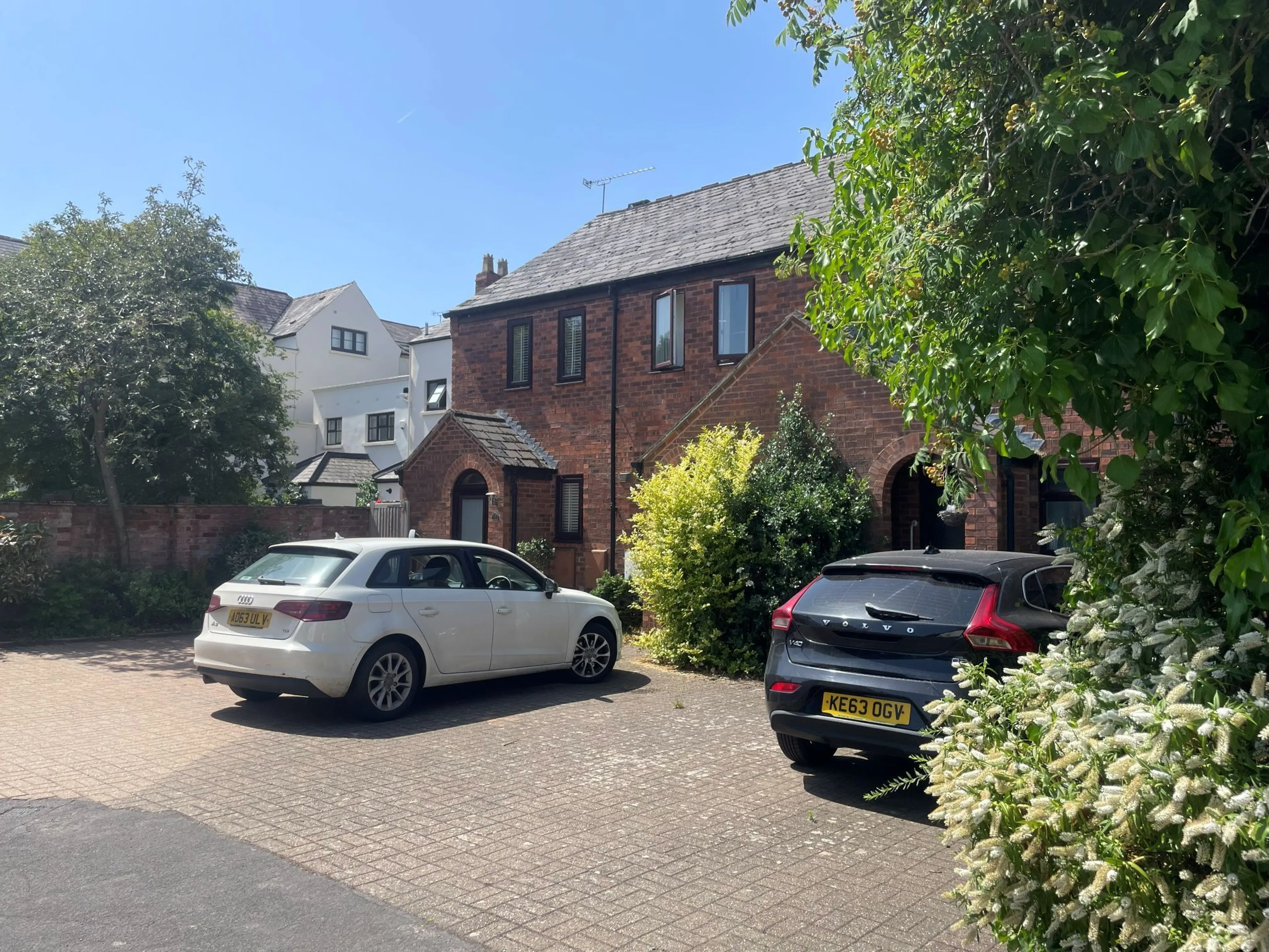 Property photo 0