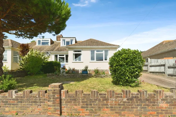 Oaklands Avenue, Saltdean BN2 8PB