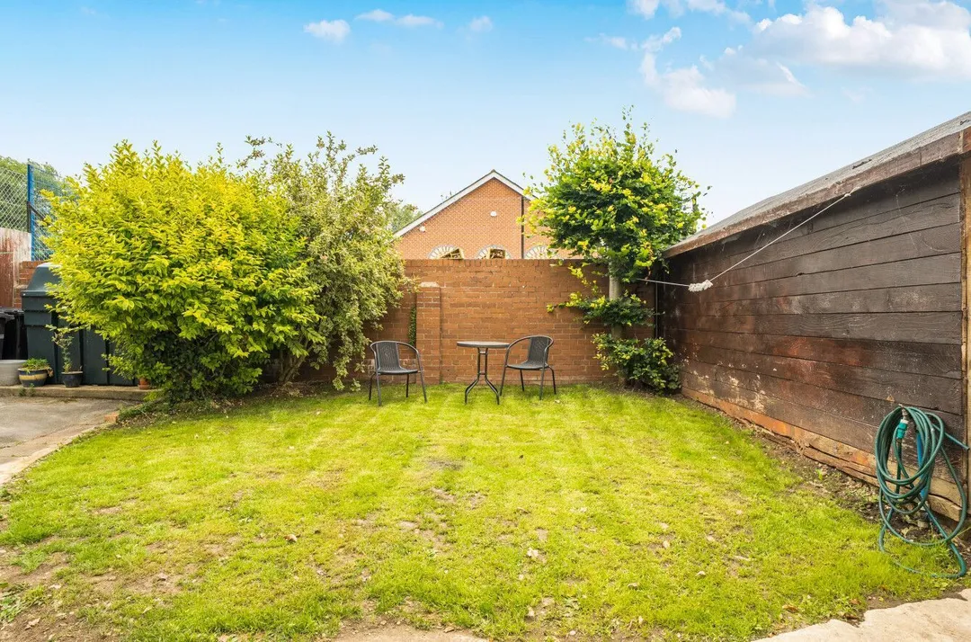 https://mr0.homeflow-assets.co.uk/files/photo/image/47698/8526/_x_/57849967.jpg