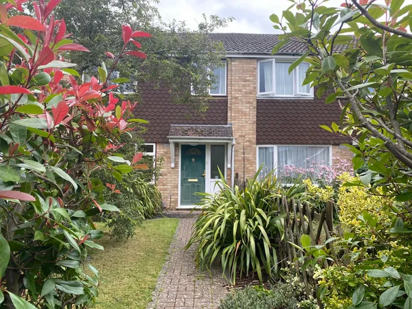 Warren Gardens, Romsey