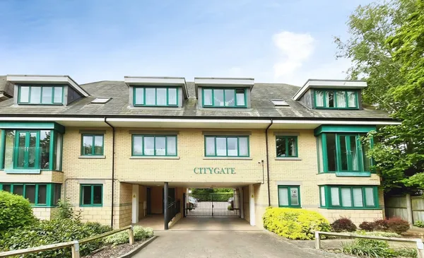 Woodhead Drive, CB4 1YL