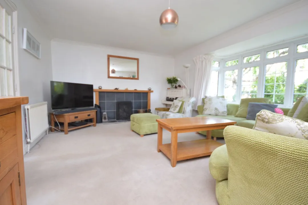 https://mr0.homeflow-assets.co.uk/files/photo/image/47699/2048/_x_/57838276.jpg