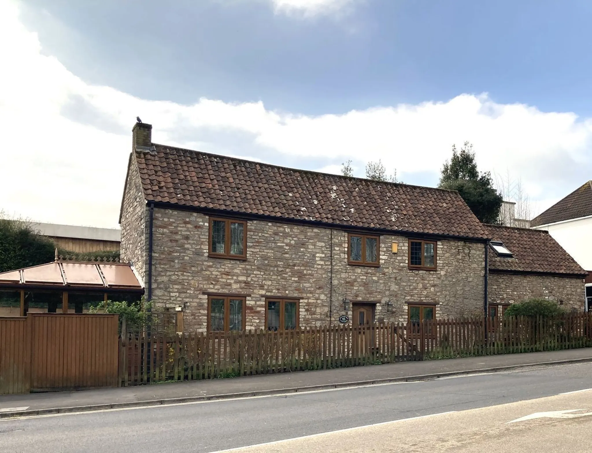 https://mr0.homeflow-assets.co.uk/files/photo/image/47699/6192/_x_/48470137.jpg