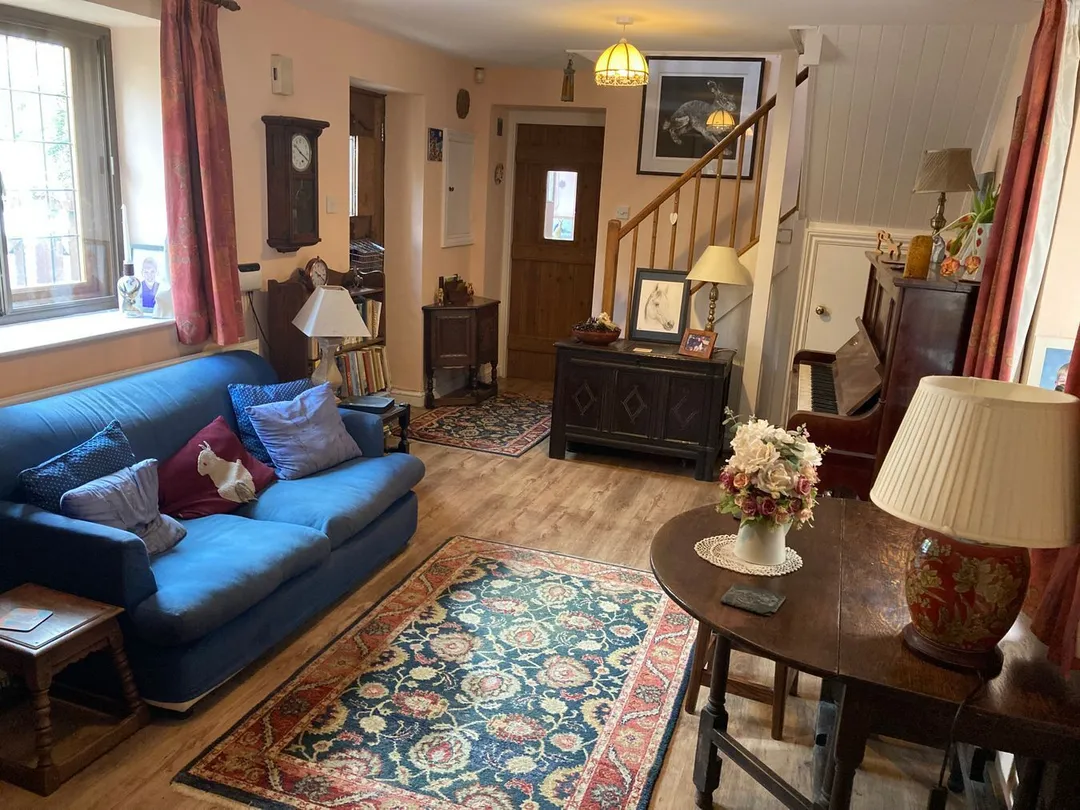https://mr0.homeflow-assets.co.uk/files/photo/image/47699/6257/_x_/48352431.jpg