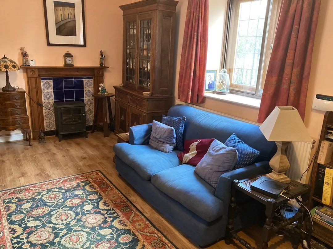 https://mr0.homeflow-assets.co.uk/files/photo/image/47699/6305/_x_/48352432.jpg