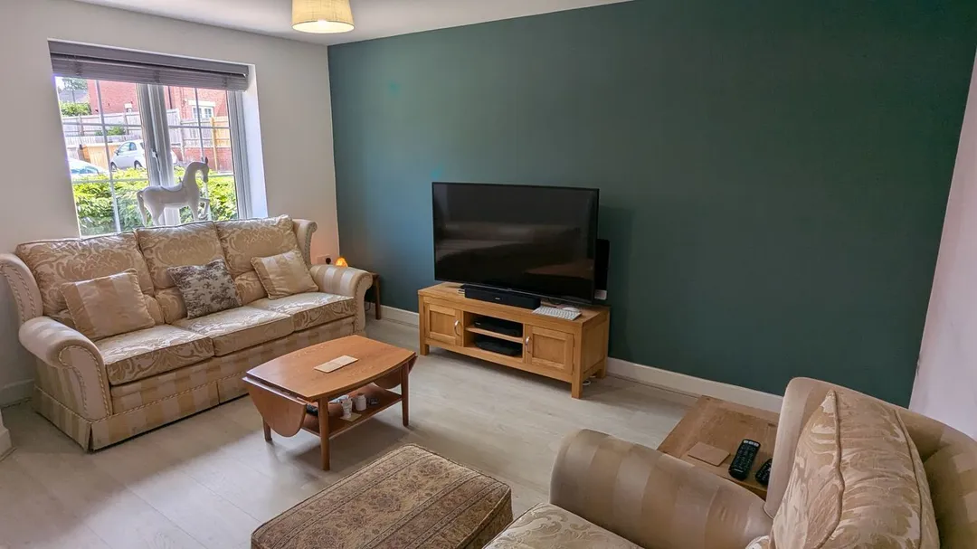 https://mr0.homeflow-assets.co.uk/files/photo/image/47699/7114/_x_/50833357.jpg