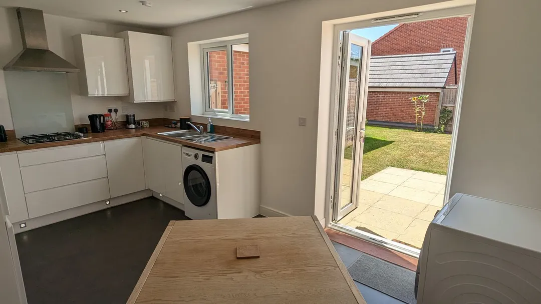 https://mr0.homeflow-assets.co.uk/files/photo/image/47699/7144/_x_/50832993.jpg