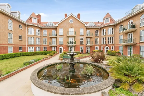 Richmond Court Gardens, Cromer, Norfo...