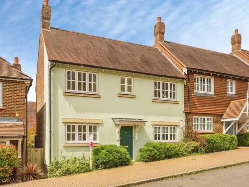 Middle Village, HAYWARDS HEATHphoto