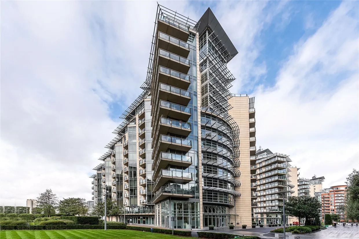 Juniper Drive, London, SW18 photo 1