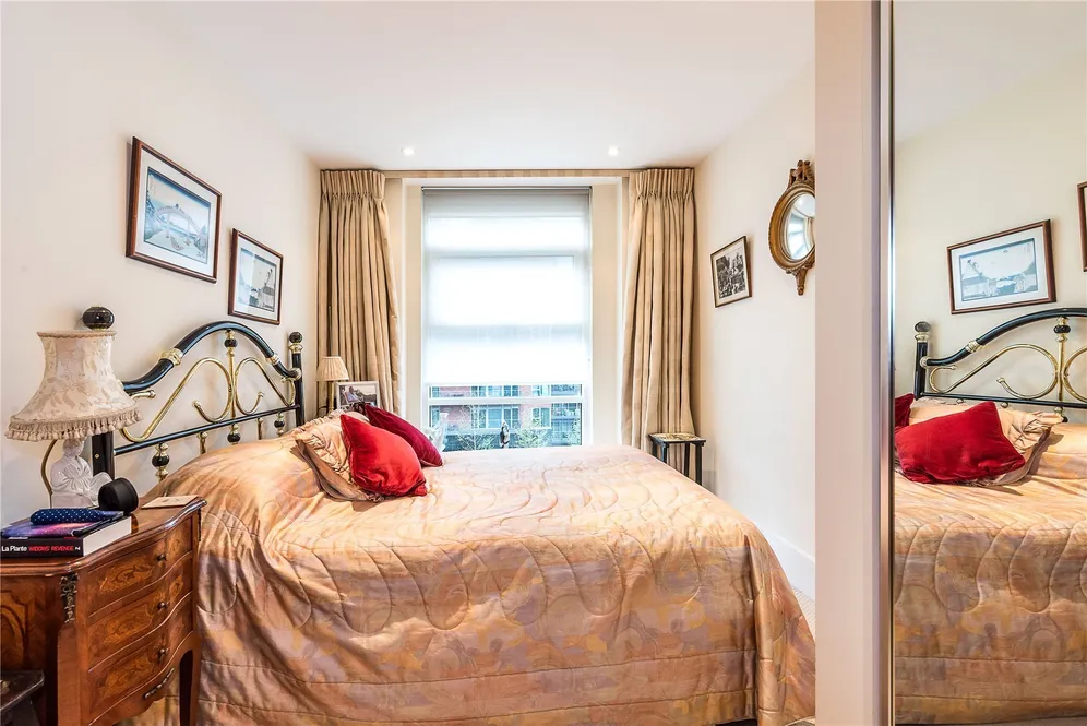 Juniper Drive, London, SW18 photo 12