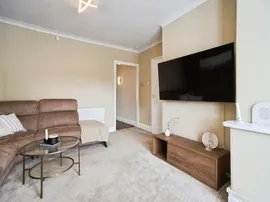 Ashbourne Crescent, Bradford thumb 3
