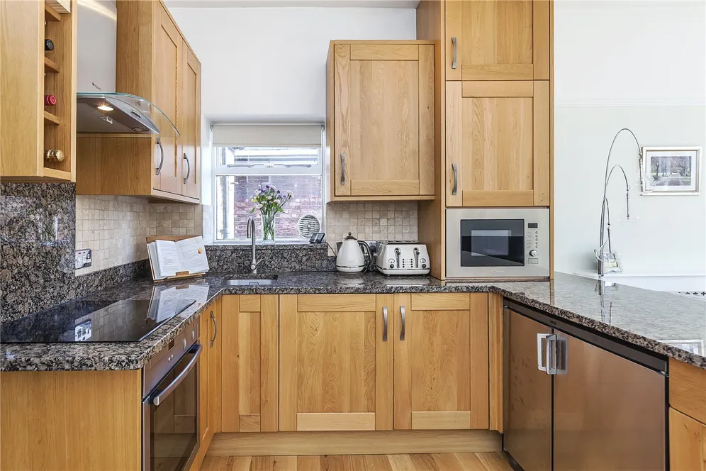 Glenluce Road, London, SE3 photo 3