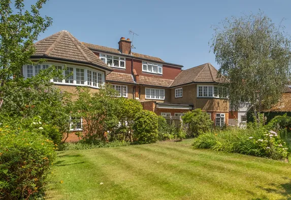14 Cranes Drive, Surbiton, KT5
