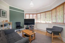 14 Cranes Drive, Surbiton, KT5 photo 2