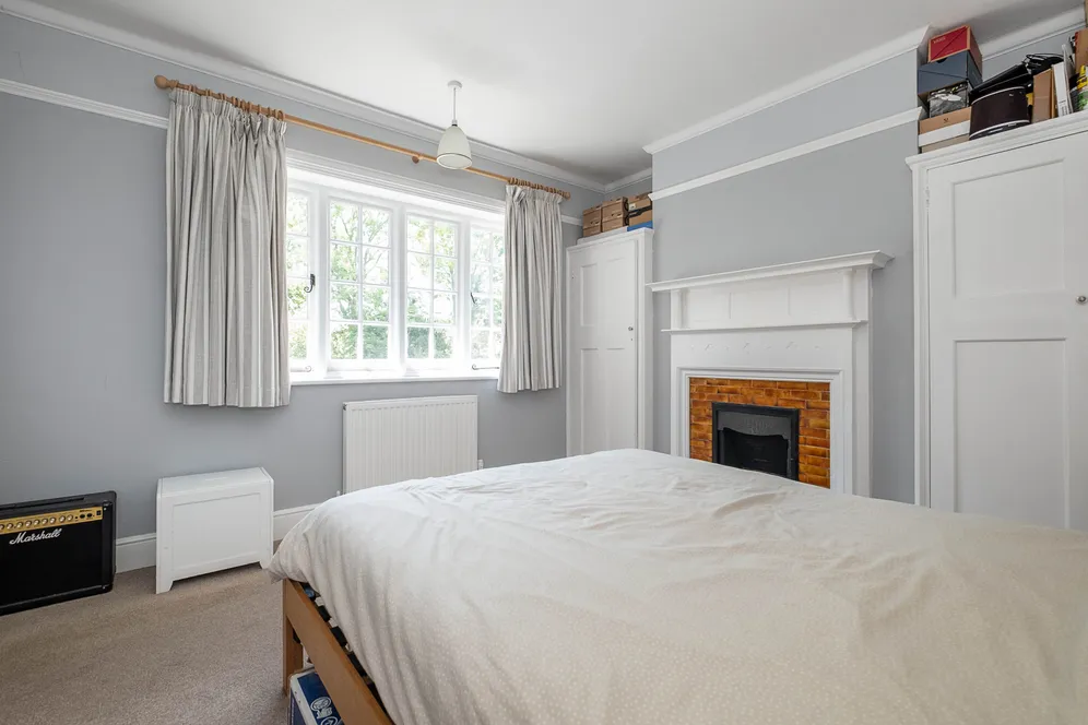 14 Cranes Drive, Surbiton, KT5 photo 6