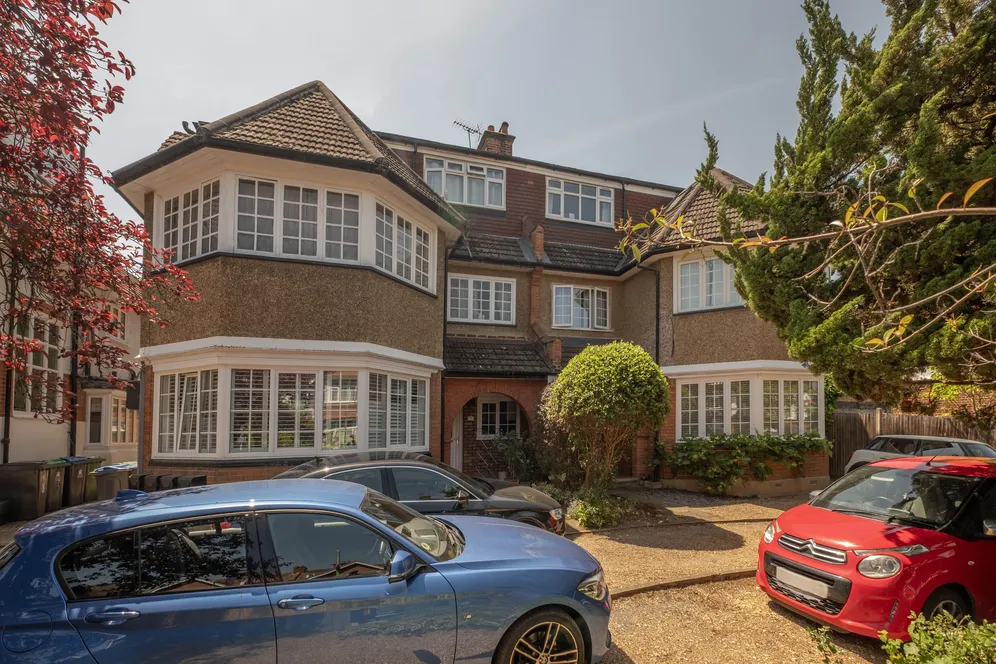 14 Cranes Drive, Surbiton, KT5 photo 9