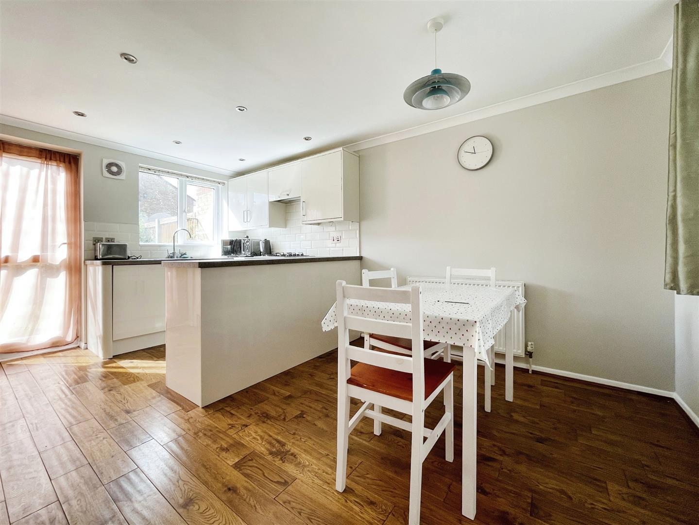 Lowestoft Drive, Slough Image 2