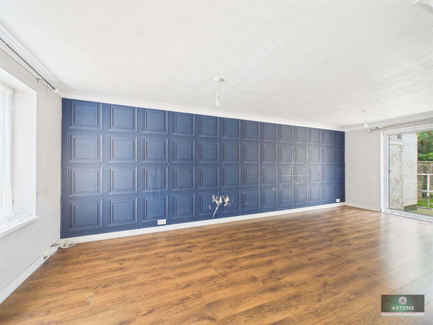 Kestrel Close, Langley Green Image 2
