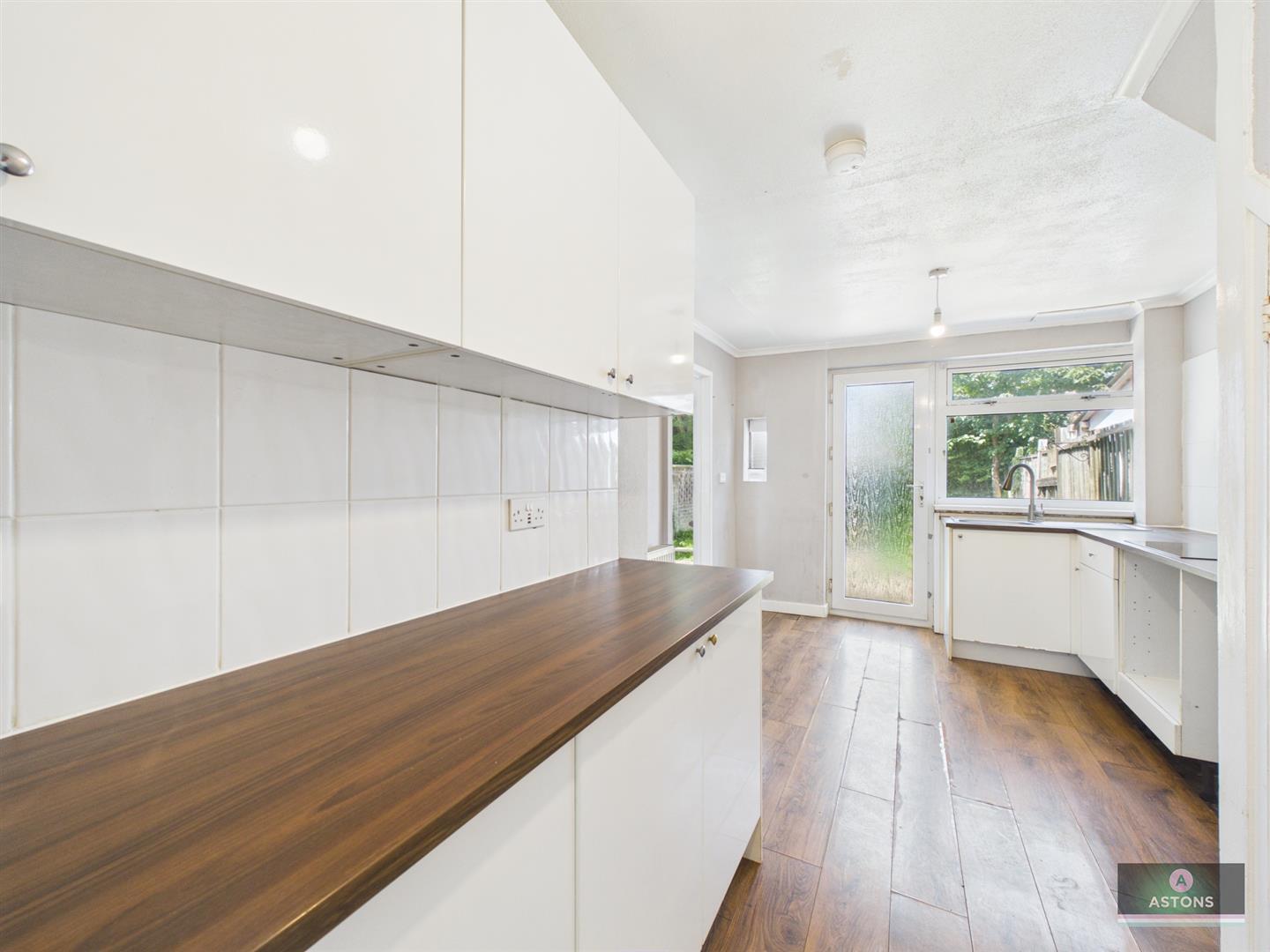 Kestrel Close, Langley Green Image 5