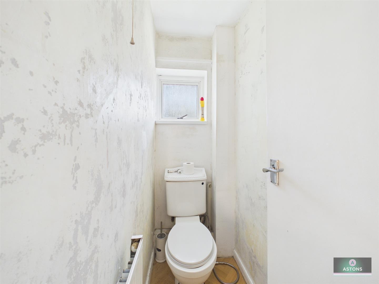Kestrel Close, Langley Green Image 6