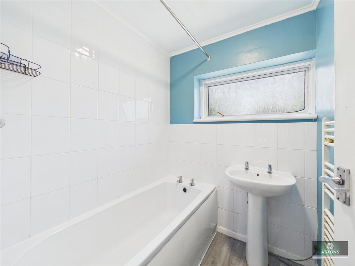 Kestrel Close, Langley Green Image 7