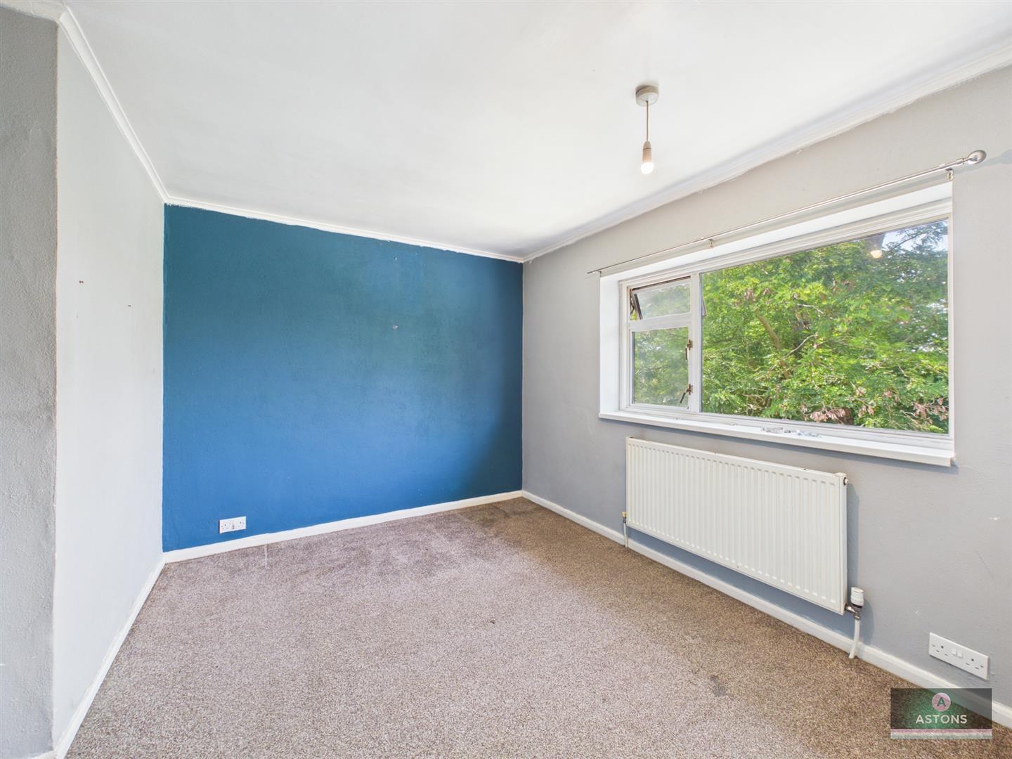 Kestrel Close, Langley Green Image 8