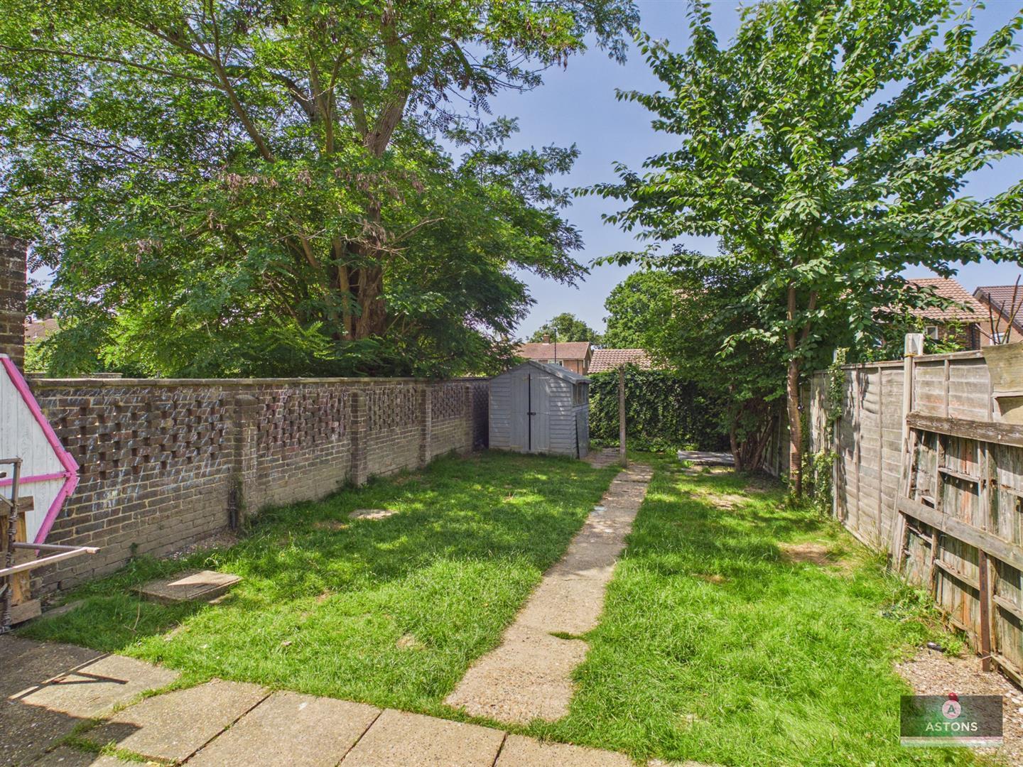 Kestrel Close, Langley Green Image 11