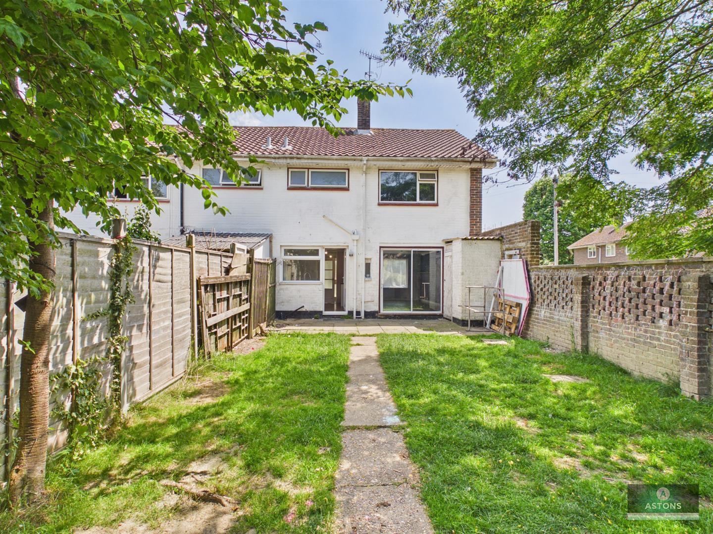 Kestrel Close, Langley Green Image 12