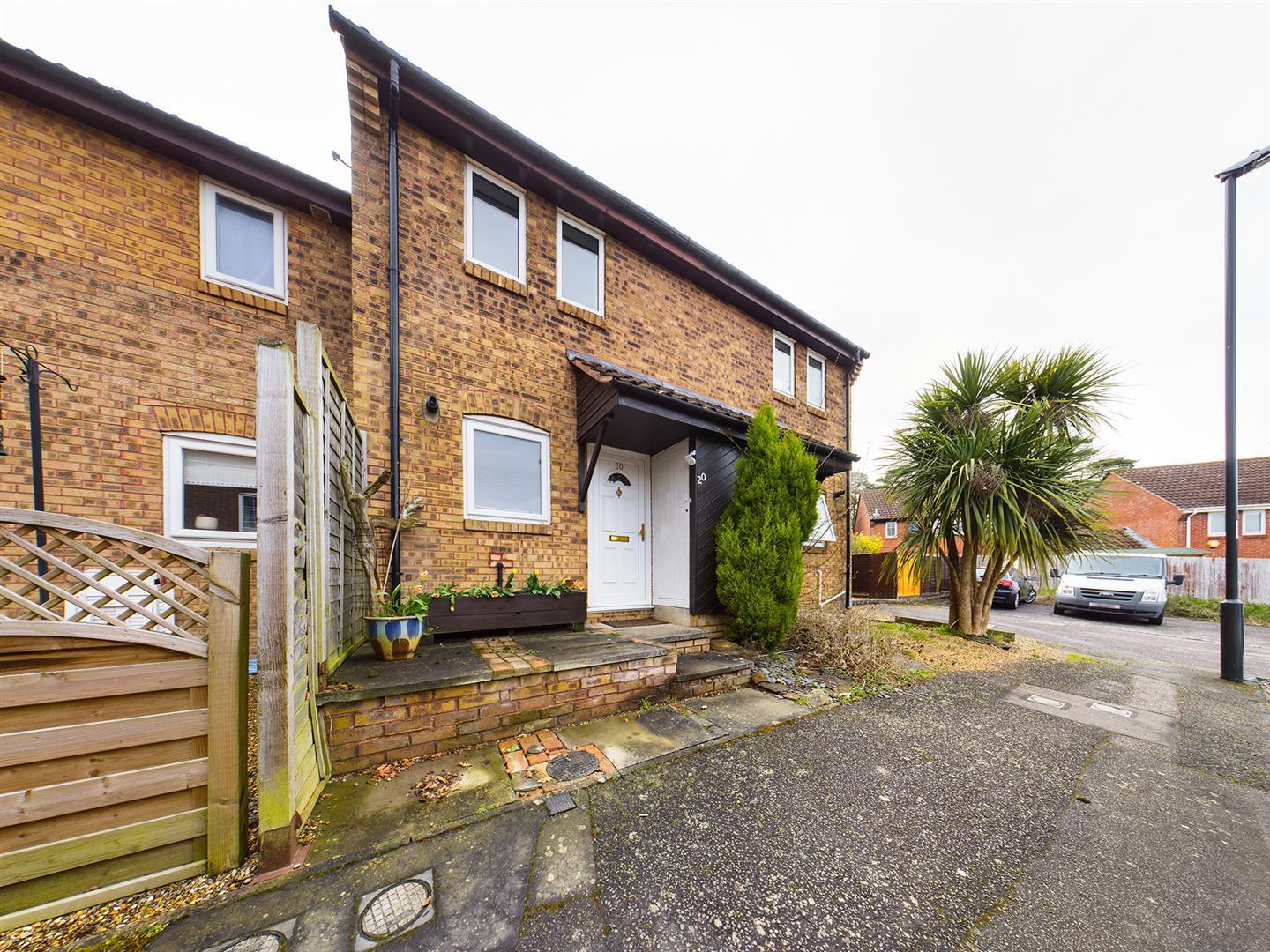 Gorse Close, Tollgate Hill Image 1