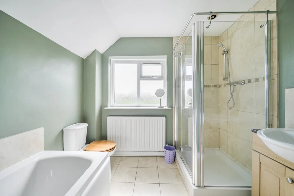 Alkerton Road, Eastington, GL10 photo 7