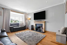 Hawthorn Avenue, Erskine