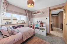Hawthorn Avenue, Erskine