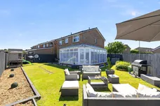 Hawthorn Avenue, Erskine