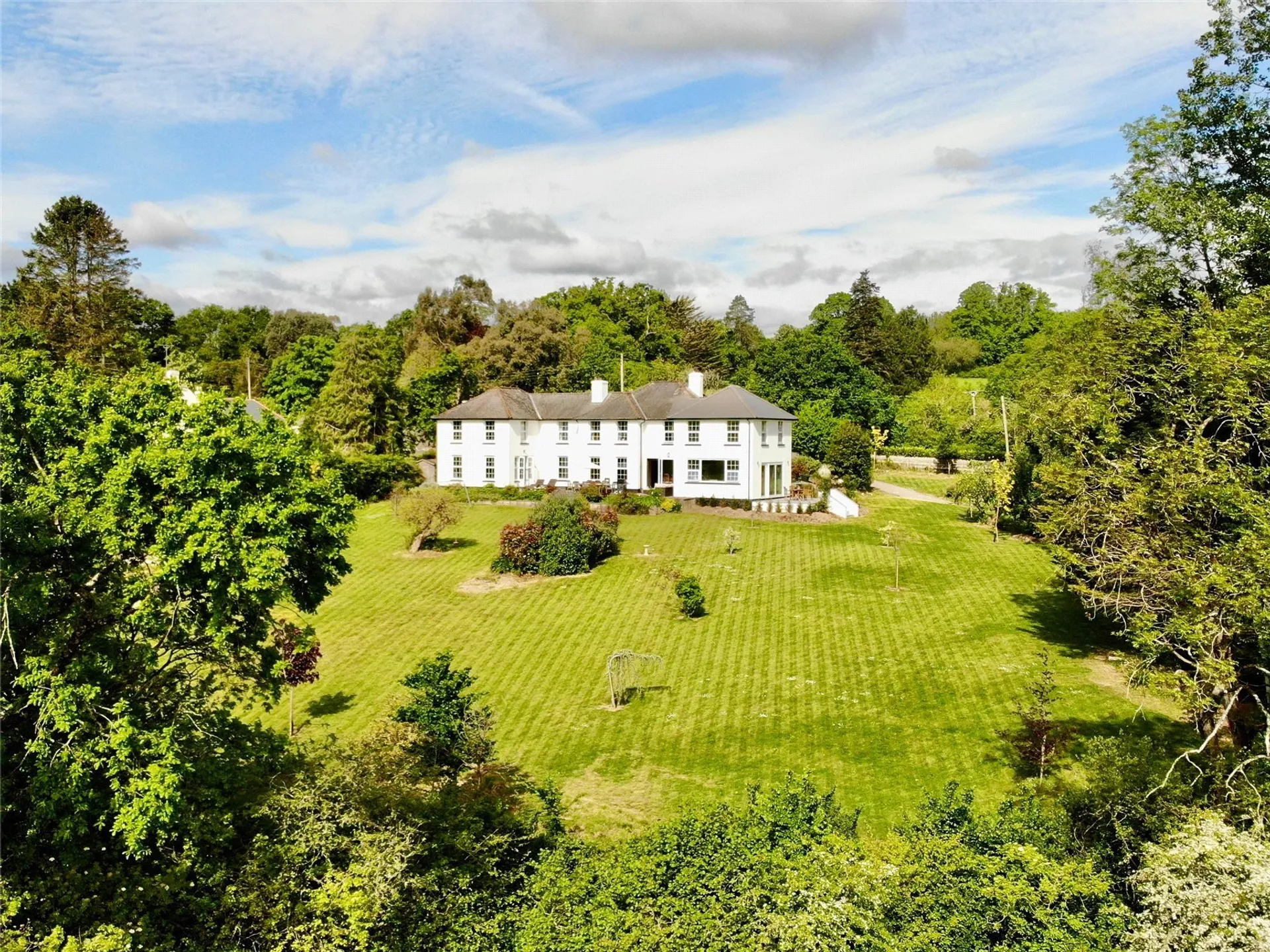 Property photo top 0
