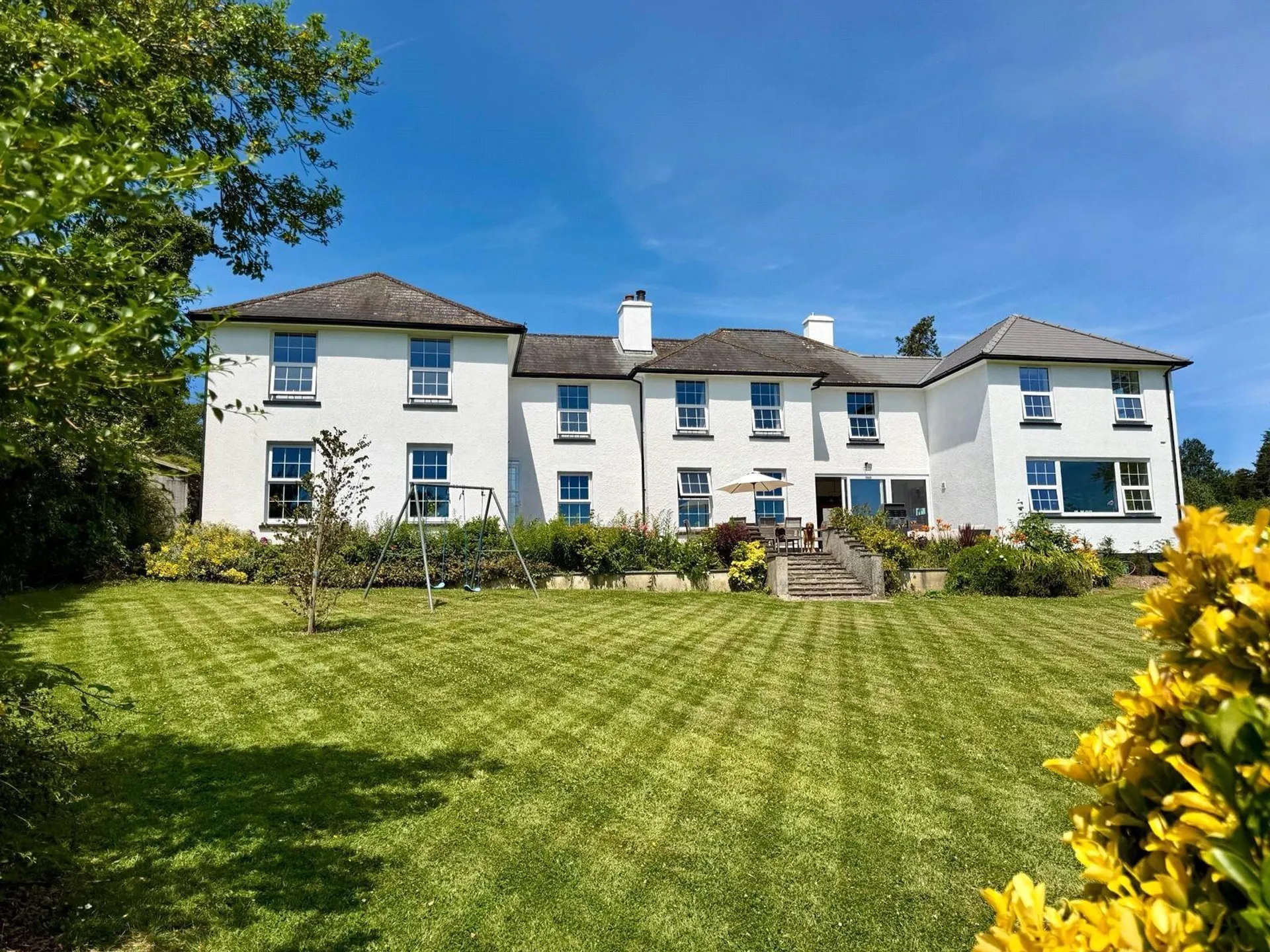 Property photo top 0