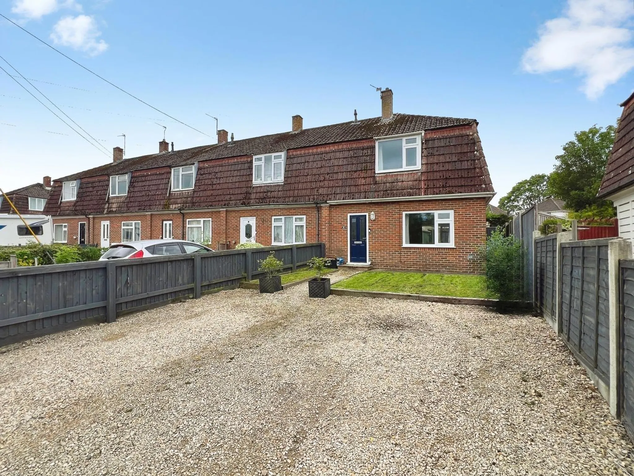 https://mr0.homeflow-assets.co.uk/files/photo/image/47706/1947/_x_/57251187.jpg