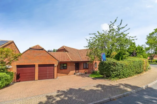 Belvoir Avenue, Emerson Valley, Milto...