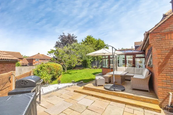 Belvoir Avenue, Emerson Valley, Milto...